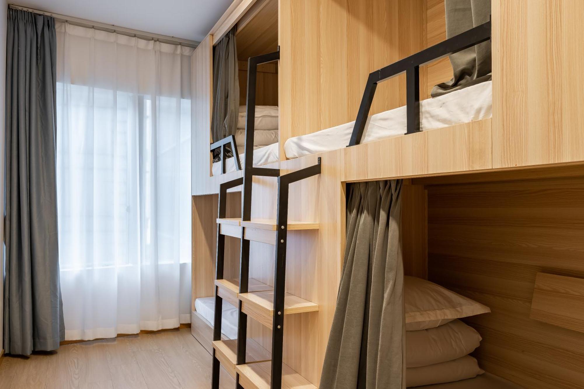 Dayin International Youth -near People's Square & Old Town -social Area -bar -cafe -gym -free Laundry Luggage Storage -24h Front Desk -english Service Thượng Hải