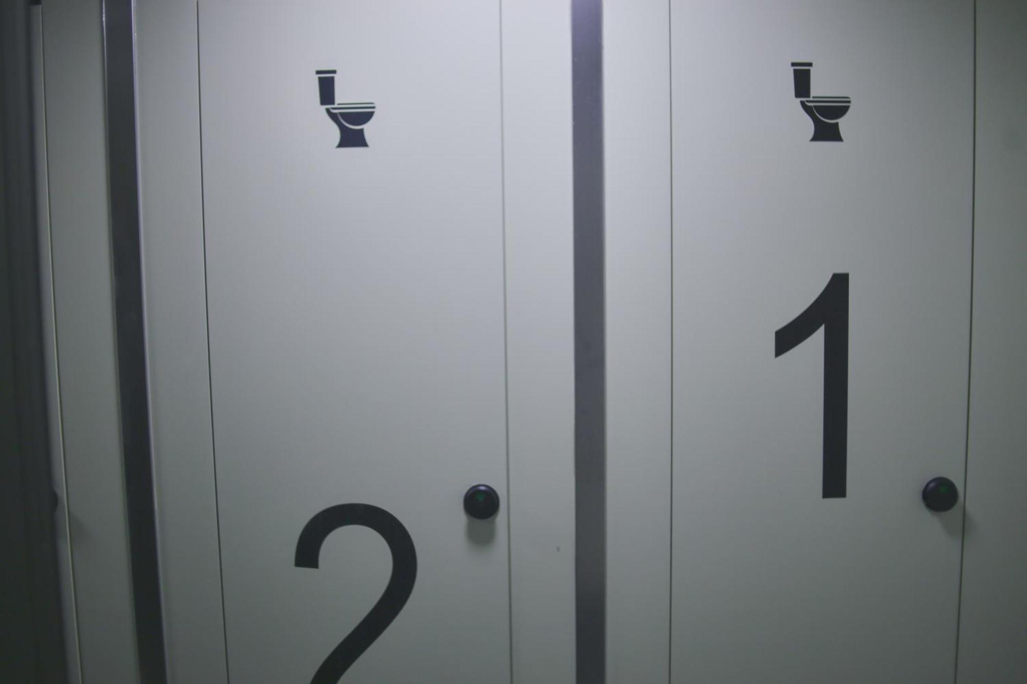 Dayin International Youth -near People's Square & Old Town -social Area -bar -cafe -gym -free Laundry Luggage Storage -24h Front Desk -english Service *