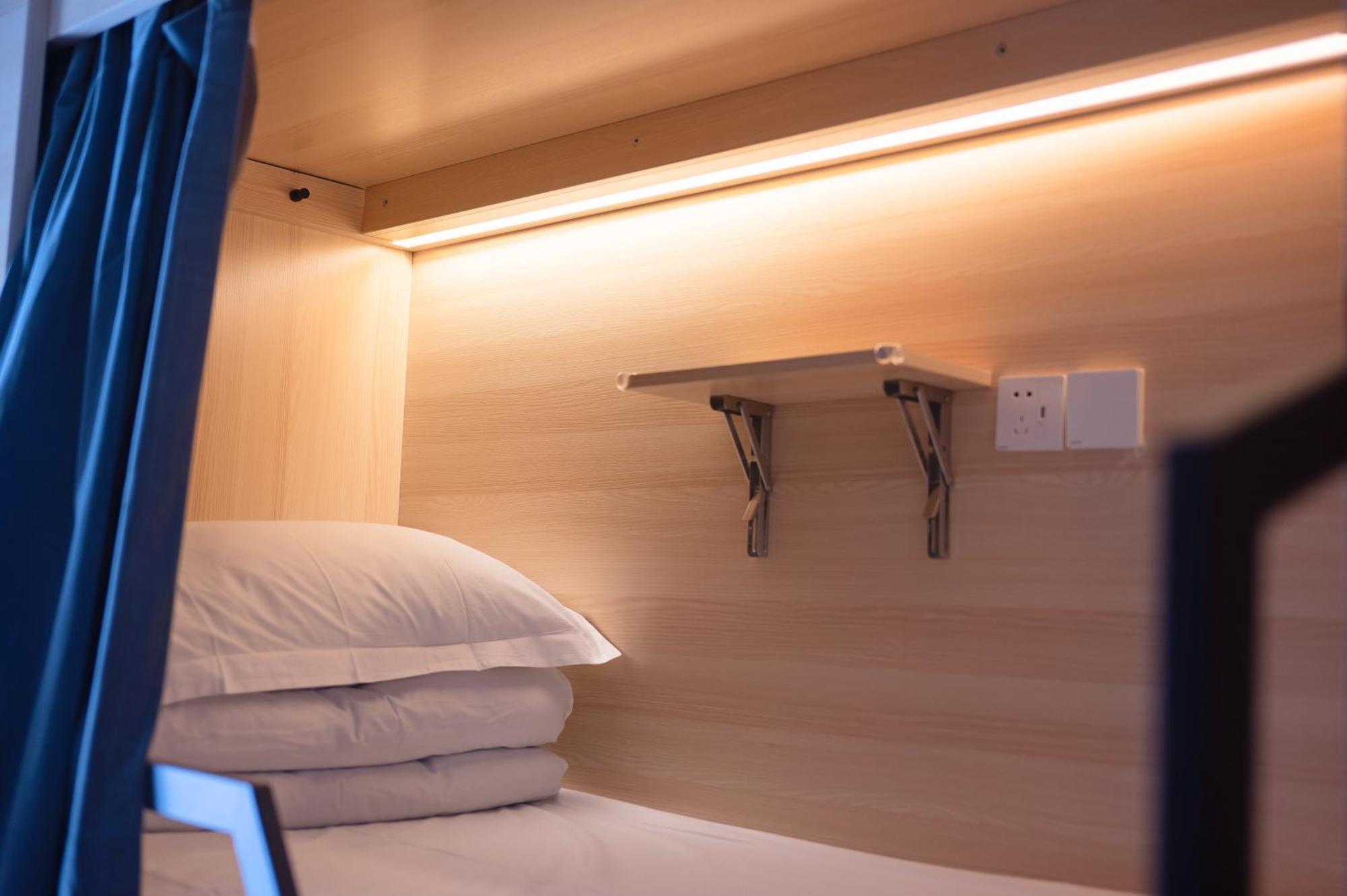 Dayin International Youth -near People's Square & Old Town -social Area -bar -cafe -gym -free Laundry Luggage Storage -24h Front Desk -english Service