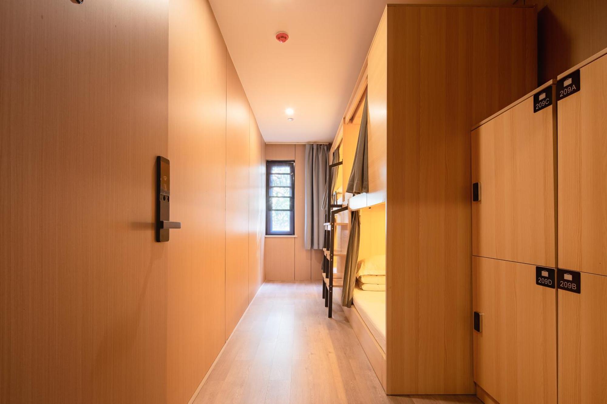 Dayin International Youth -near People's Square & Old Town -social Area -bar -cafe -gym -free Laundry Luggage Storage -24h Front Desk -english Service Nhà trọ