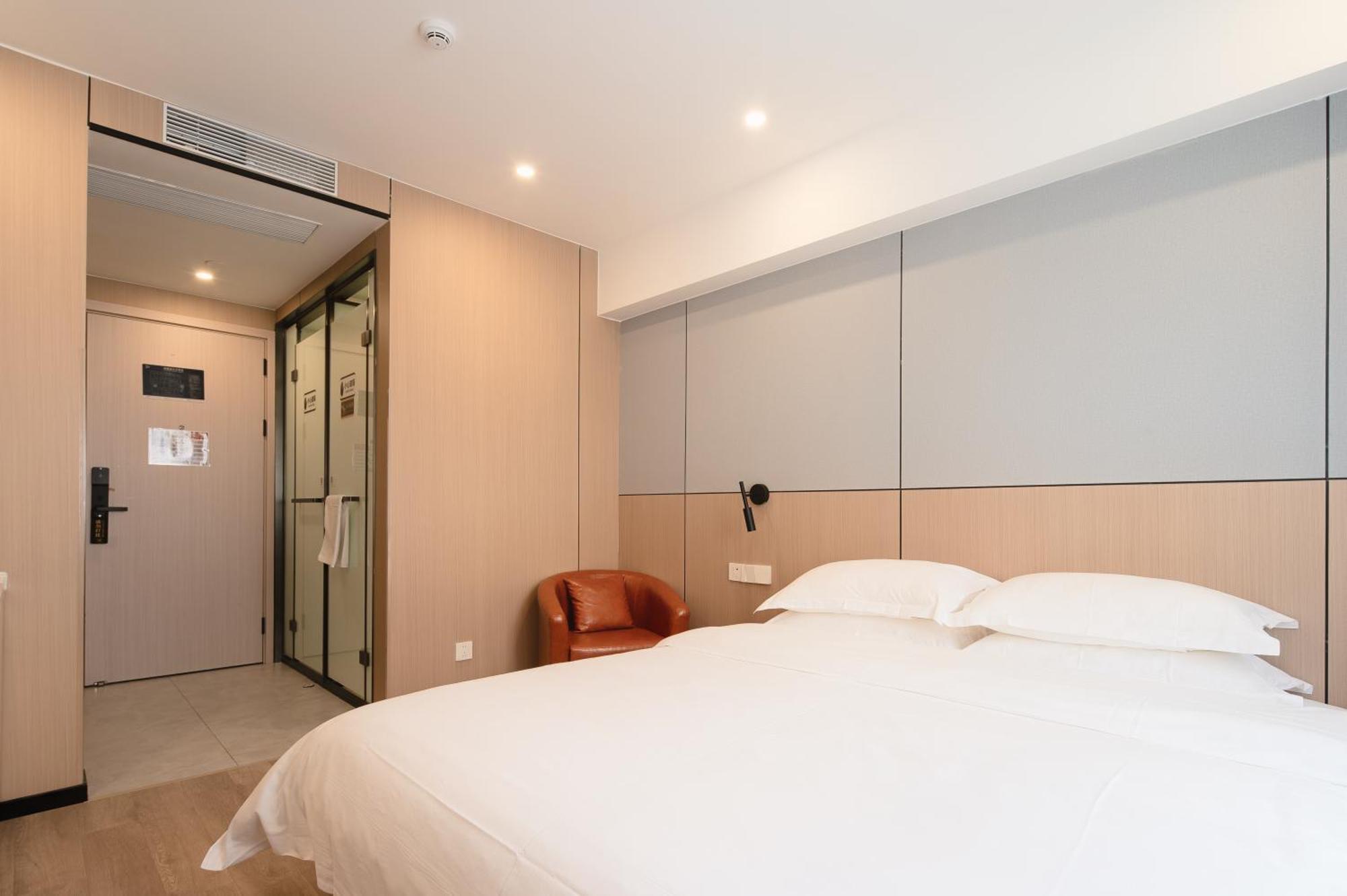 Nhà trọ Dayin International Youth -near People's Square & Old Town -social Area -bar -cafe -gym -free Laundry Luggage Storage -24h Front Desk -english Service *