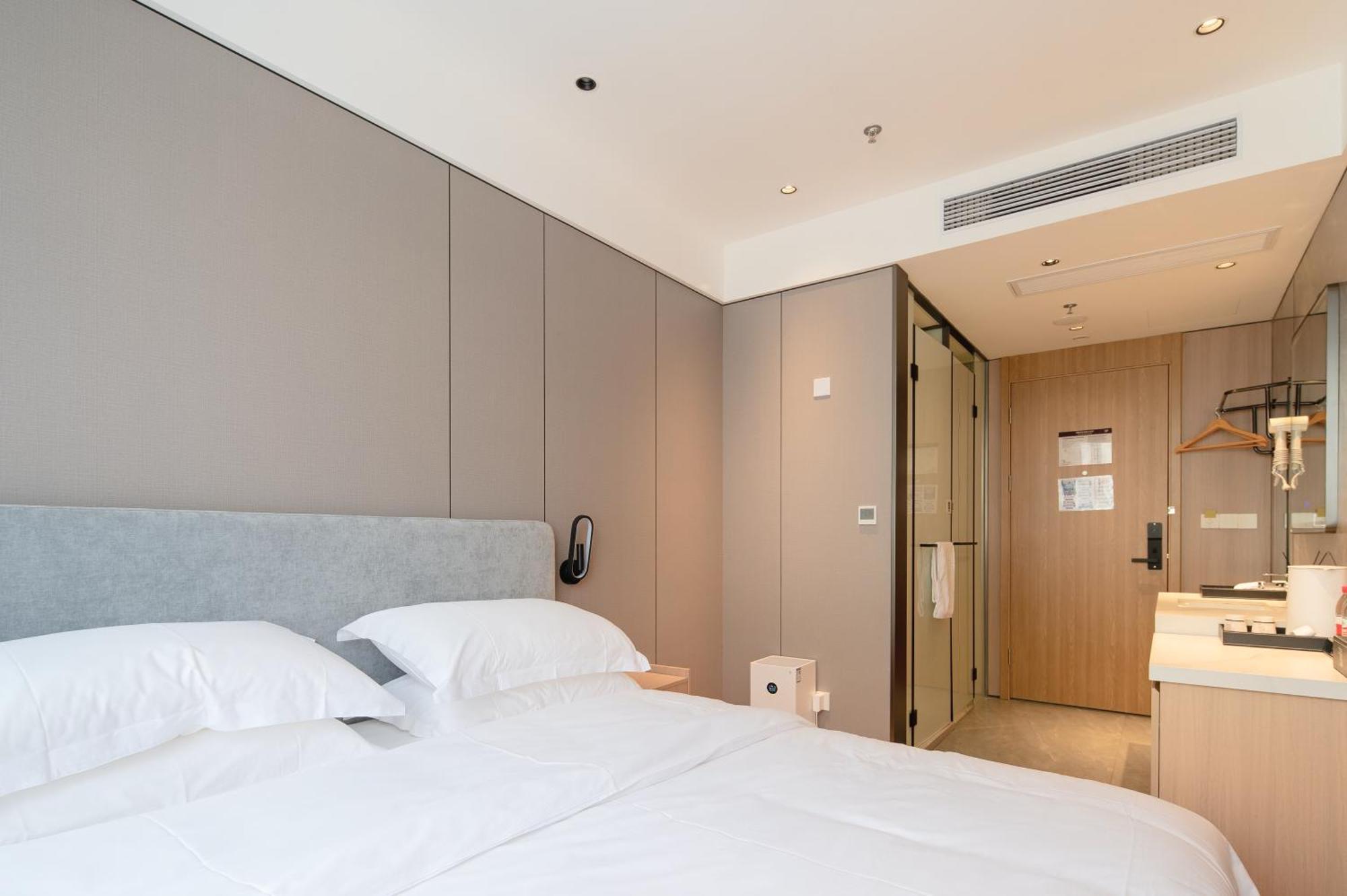 Nhà trọ Dayin International Youth -near People's Square & Old Town -social Area -bar -cafe -gym -free Laundry Luggage Storage -24h Front Desk -english Service
