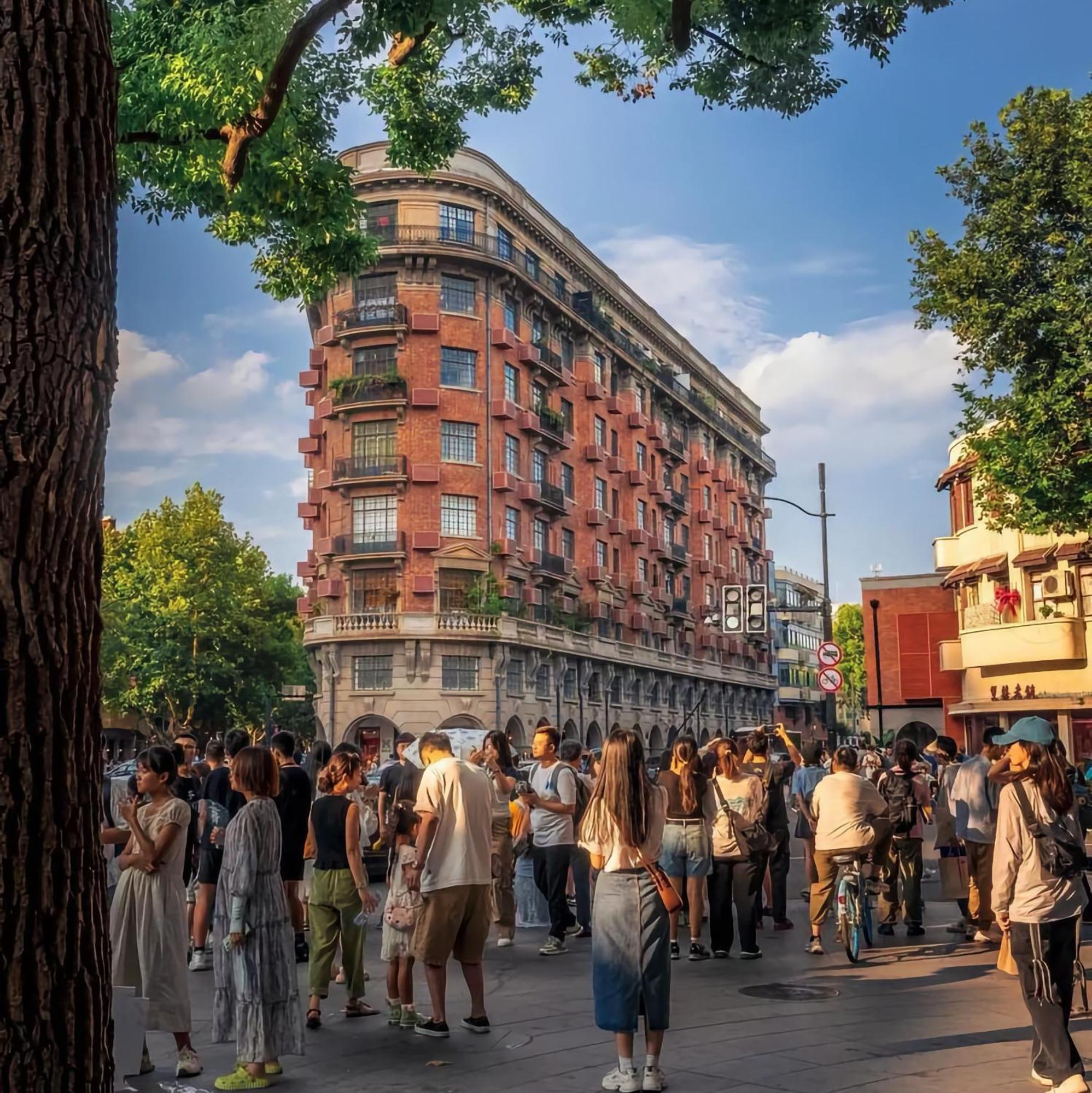 Nhà trọ Dayin International Youth -near People's Square & Old Town -social Area -bar -cafe -gym -free Laundry Luggage Storage -24h Front Desk -english Service *